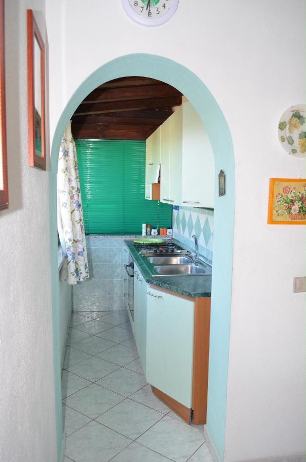 Iss Travel, La Padula - Apartments With Private Veranda And Parking San Teodoro  Exterior photo